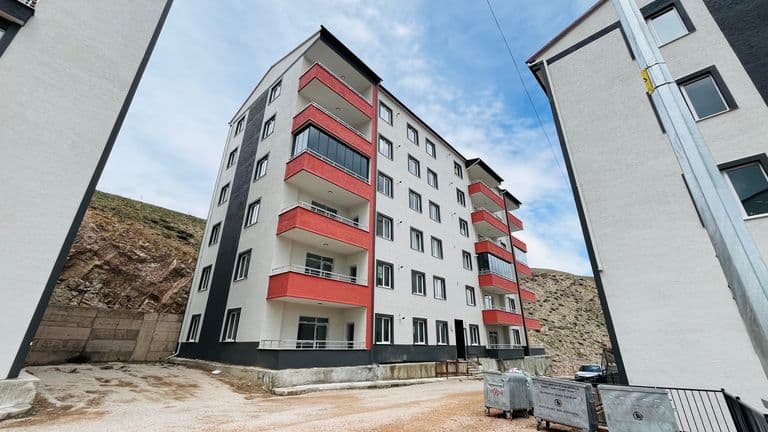GÜNEY CEPHE, ARA KAT, ŞEHİR PARKI MANZARALI SATILIK DAİRE