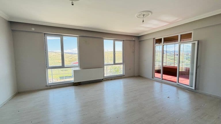 DORA - TRABZON YOLU ÜZERİ BAHÇEŞEHİR EVLER 3+1 FERAH DAİRE