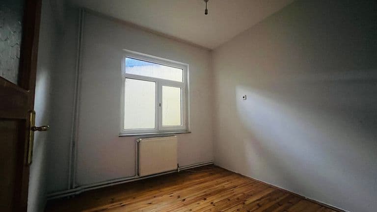 DORA - ŞEHİR MERKEZİNDE İŞLEK CADDE ÜZERİNDE SATILIK DAİRE