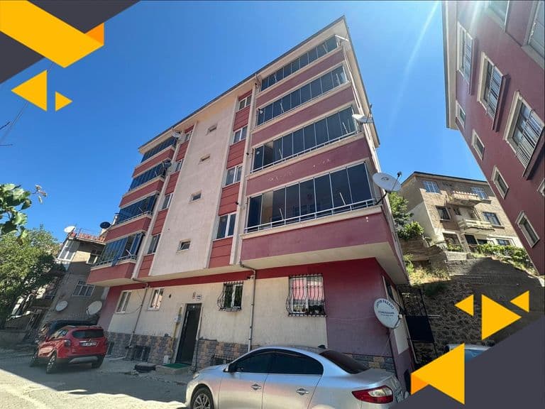 DORA'DAN GÜMÜŞHANE'NİN EN MERKEZİ LOKASYONUNDA MUHTEŞEM MANZARALI 3+1 KİRALIK DAİRE