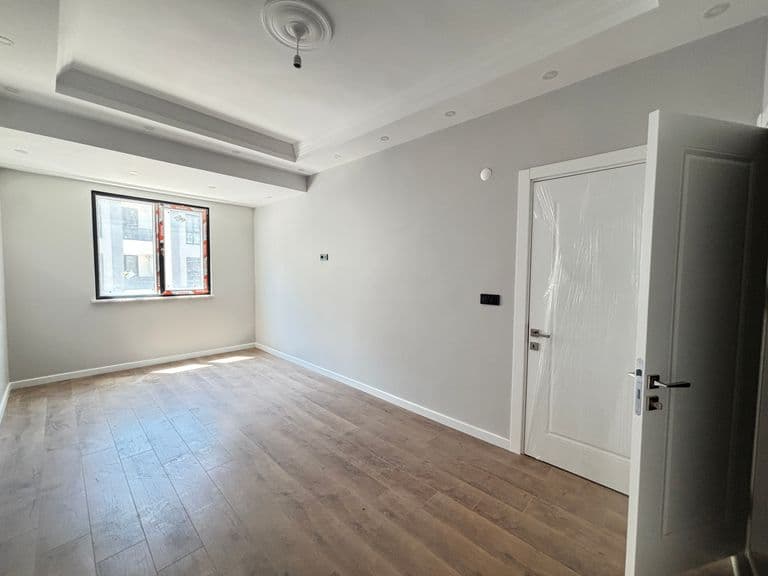 DORADAN KONFOR VE FERAHLIĞI BİR ARADA SUNAN MASRAFSIZ 3+1 DAİRE