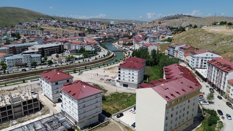 DORA - ŞEHİR MERKEZİNDE ŞEHİR MANZARALI DUBLEKS DAİRE