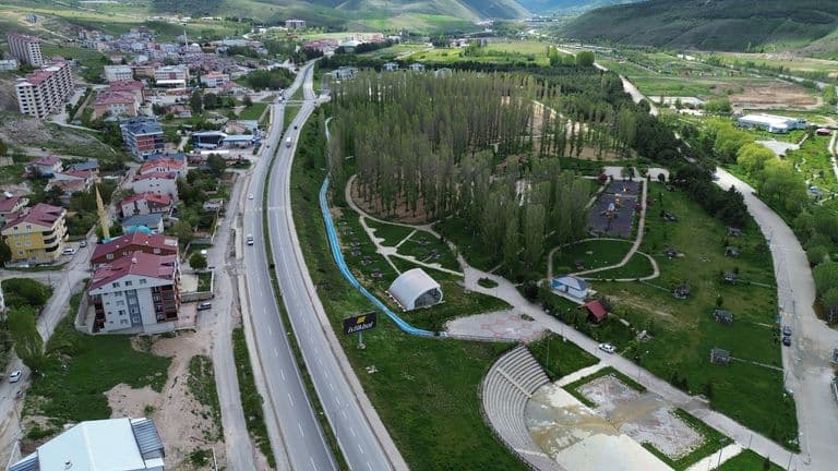 ZAHİT MAHALLESİ'NDE ŞEHİR MANZARALI, YERDEN ISITMALI, SIFIR BİNADA FERAH 3+1 KİRALIK DAİRE