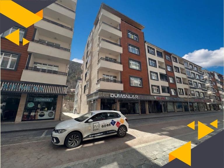 DORA'DAN CUMHURİYET CADDESİ'NDE 4+1 KİRALIK DAİRE