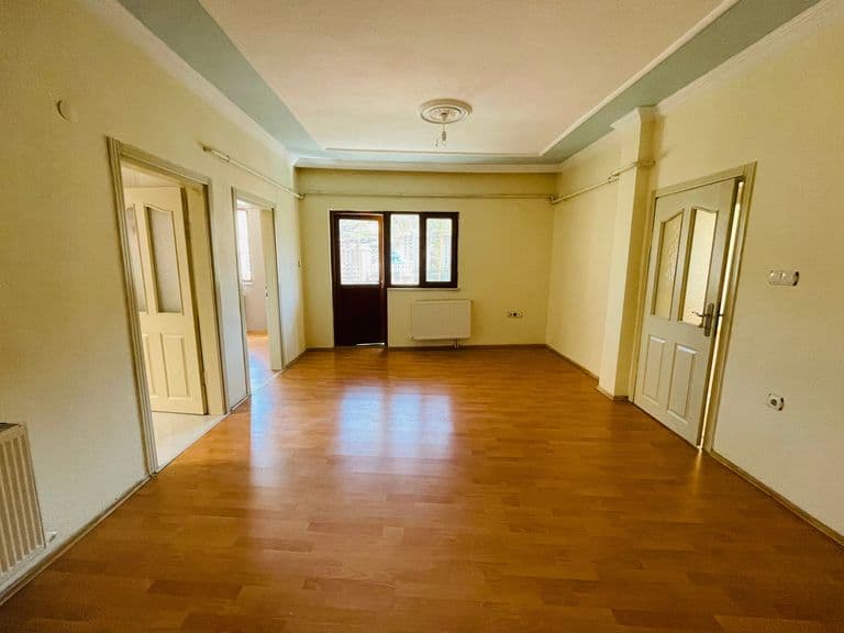 DORA'DAN ŞEHRİN GÜRÜLTÜSÜNDEN UZAK SATILIK 2+1 DAİRE KONFORU