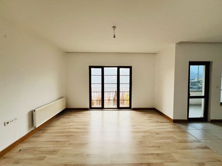 EŞSİZ ŞEHİR VE DOĞA MANZARASI ÖN SIRADA 1+1 SATILIK DAİRE