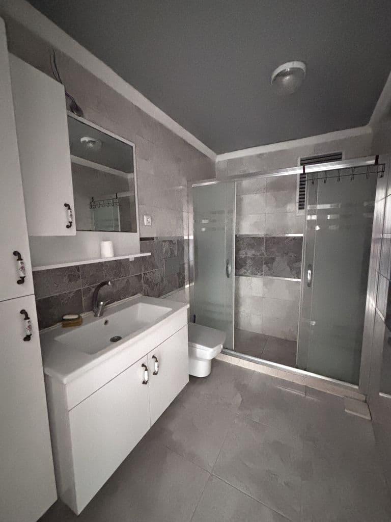 BAĞLARBAŞI MAHALLESİ’NDE KİRALIK BAHÇELİ 2+1 DAİRE