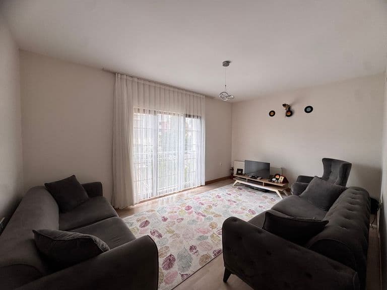 ÇAMLICA TOKİDE DEĞERİYLE ÖNE ÇIKAN ARA KAT 2+1 SATILIK DAİRE