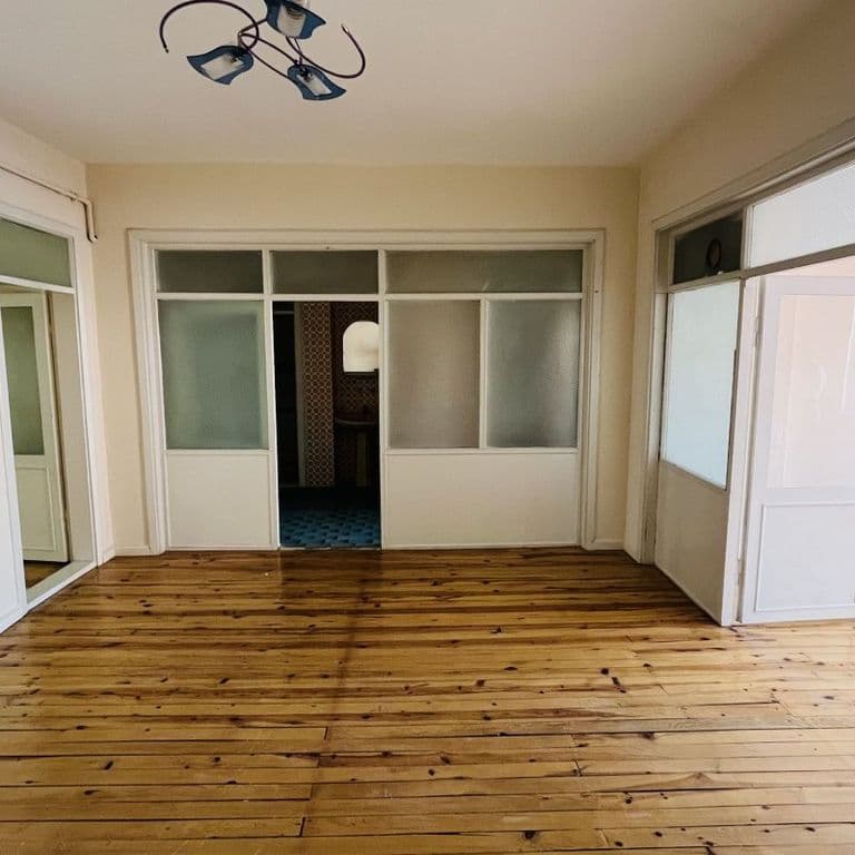 MERKEZİ KONUMDA, FERAH VE KULLANIŞLI 2+1 DAİRE KİRALIK!
