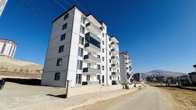 DORA - SIFIR YÜKSEK GİRİŞ KAPALI OTAPARKLI 3+1 LÜKS DAİRE