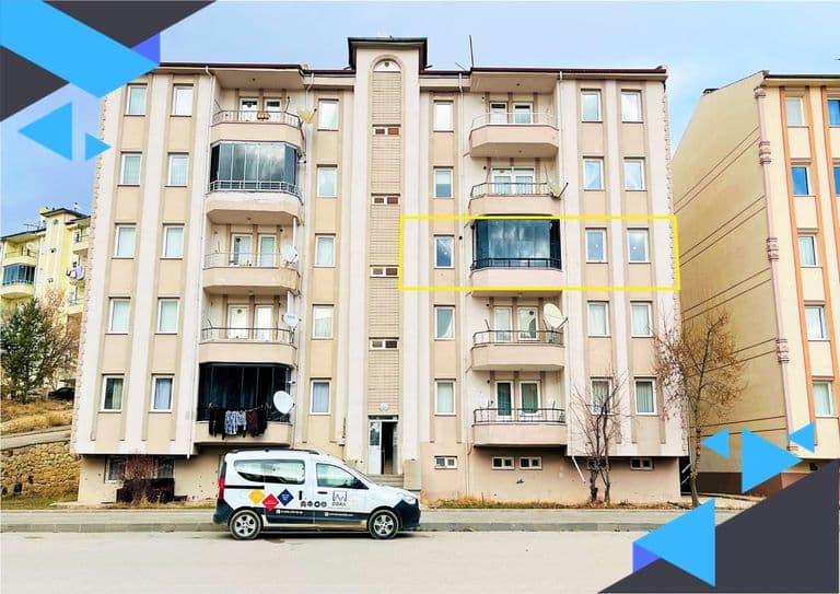 MERKEZDE YENİLENMİŞ ARA KAT, GÜNEY CEPHE, 3+1 SATILIK DAİRE