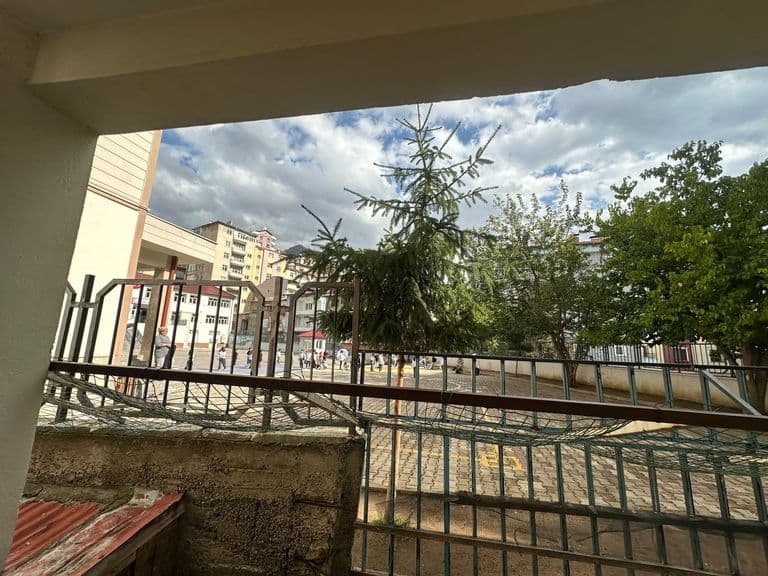 DORADAN HER ŞEY AYAĞINIZIN ALTINDA 2+1 KİRALIK DAİRE