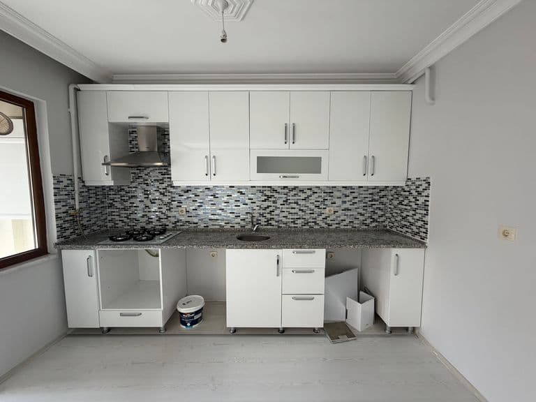 MASRAFSIZ,2 BALKONLU,EBEVEYN BANYOLU YÜKSEK GİRİŞ DAİRE