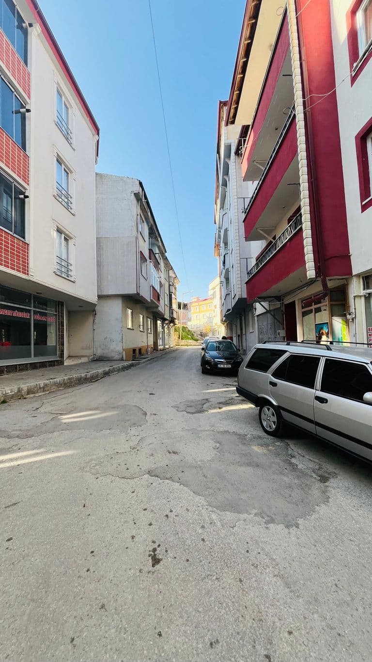 VELİŞABAN MAHALLESİ’NDE MERKEZİ KONUMDA 2+1 KİRALIK DAİRE