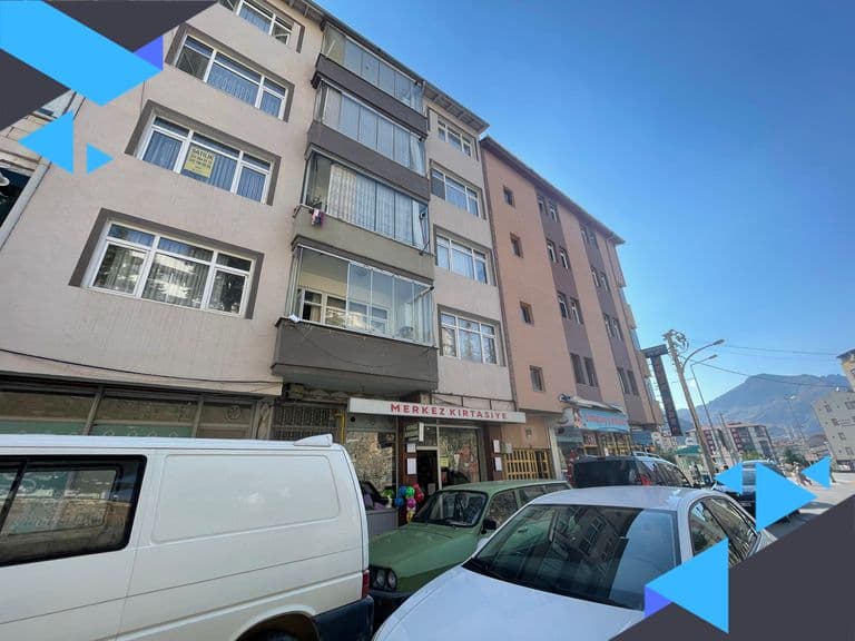 DORADAN ARA KATTA MERKEZİ KONUMDA 2+1 SATILIK DAİRE