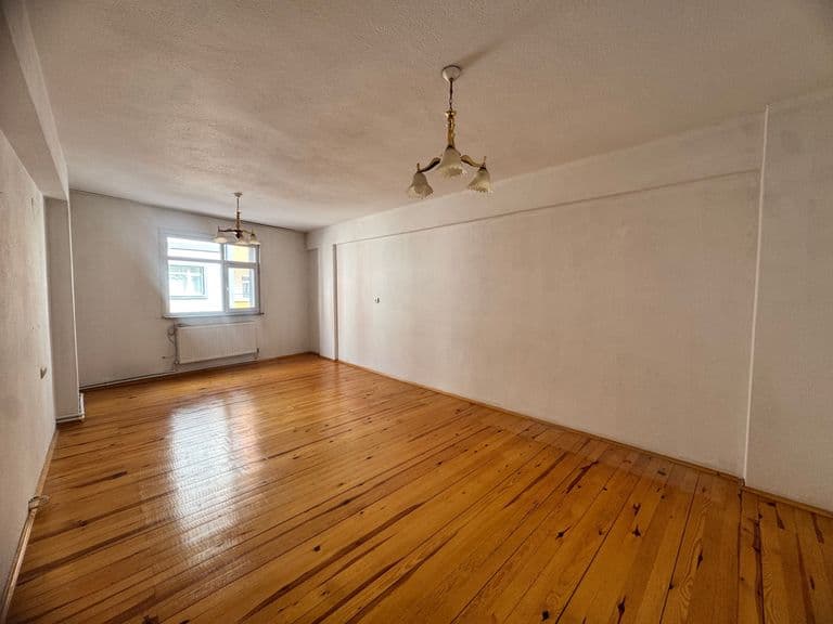 CUMHURİYET CADDESİ’NDE MERKEZİ KONUMDA 3+1 KİRALIK DAİRE