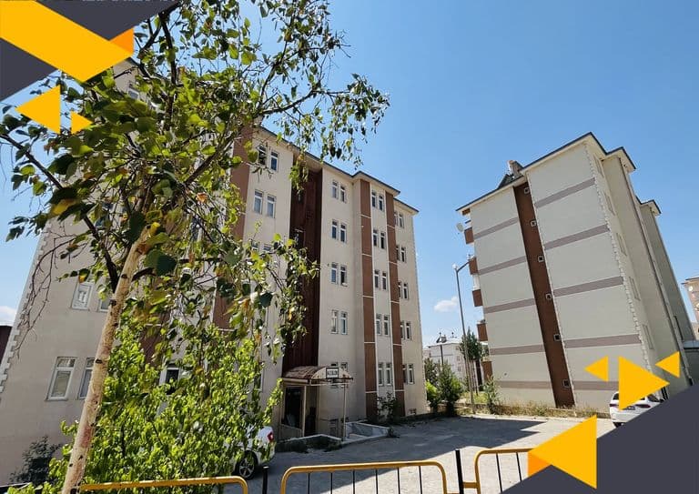 BAYBURT KALEARDI’NDE AİLEYE UYGUN, ULAŞIMA YAKIN, GÜVENLİ KİRALIK 3+1 DAİRE
