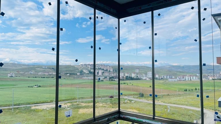 DORA - GENİŞ ÖNÜ TAMAMEN AÇIK HARİKA DOĞA MANZARALI 2+1 SATILIK DAİRE