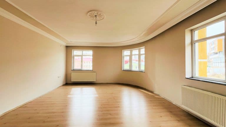 DORA - ÇAYKARA YOLUNDA 3+1, 160 M², GENİŞ VE FERAH SATILIK DAİRE