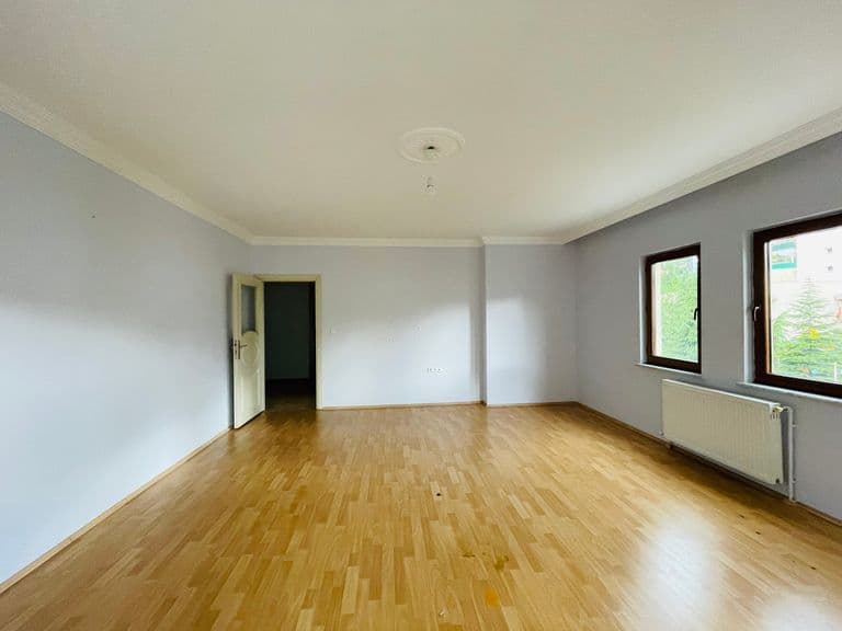 RESMİ KURUMLARA OKULLARA YÜRÜME MESAFESİNDE 3+1 KİRALIK DAİRE