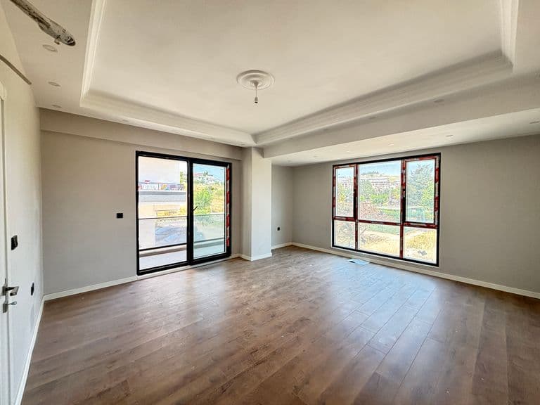 DORADAN KONFOR VE FERAHLIĞI BİR ARADA SUNAN MASRAFSIZ 3+1 DAİRE