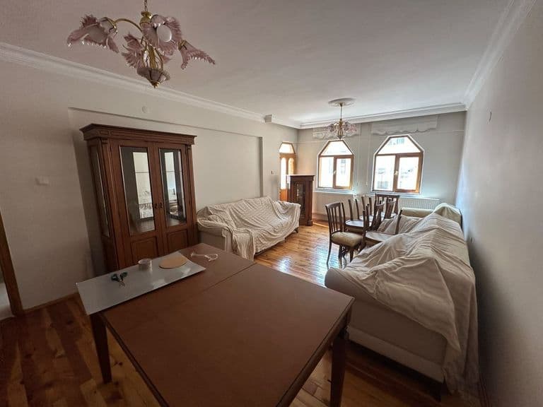 DORADAN FUADİYE CADDESİNDE KONUMUYLA ÖNE ÇIKAN SATILIK 3+1