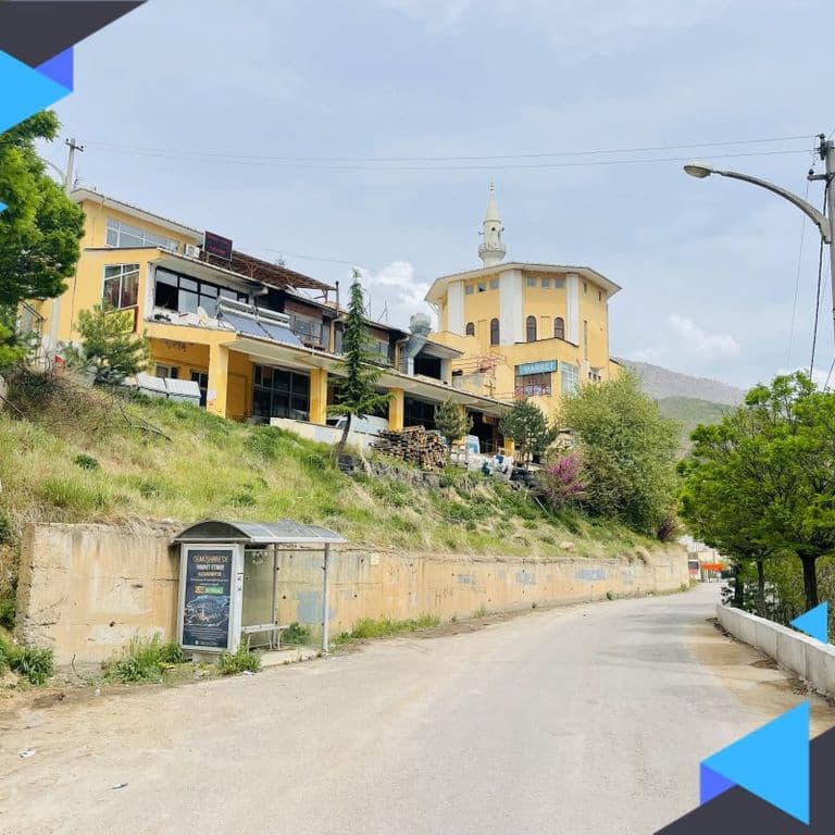 BAĞLARBAŞI MAH. ÜNİVERSİTENİN HEMEN YANINDA TABELA DEĞERİ YÜKSEK