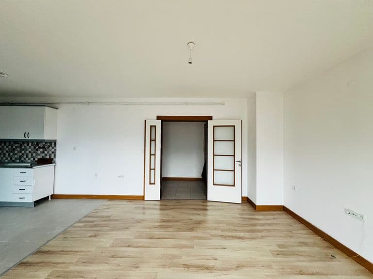 EŞSİZ ŞEHİR VE DOĞA MANZARASI ÖN SIRADA 1+1 SATILIK DAİRE