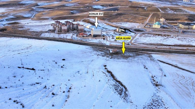 YENİKENT' TE ANA YOLA CEPHE, 630 M² SATILIK FIRSAT ARSA