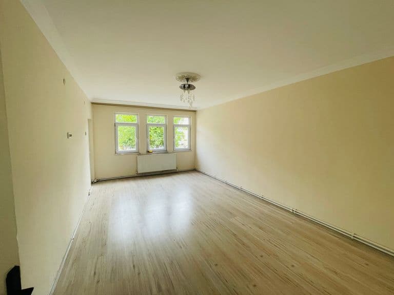OKULLARA YAKIN MERKEZİ KONUMDA 2+1 KİRALIK DAİRE