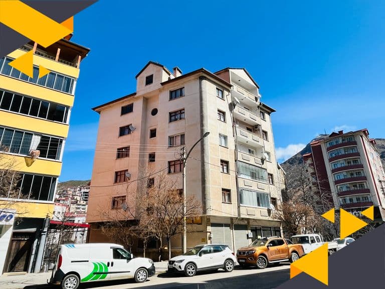 ÇARŞININ KALBİNDE GENİŞ VE FERAH 3+1 KİRALIK DAİRE