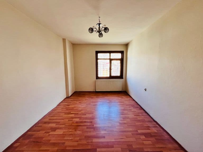 ÇARŞININ KALBİNDE GENİŞ VE FERAH 3+1 KİRALIK DAİRE