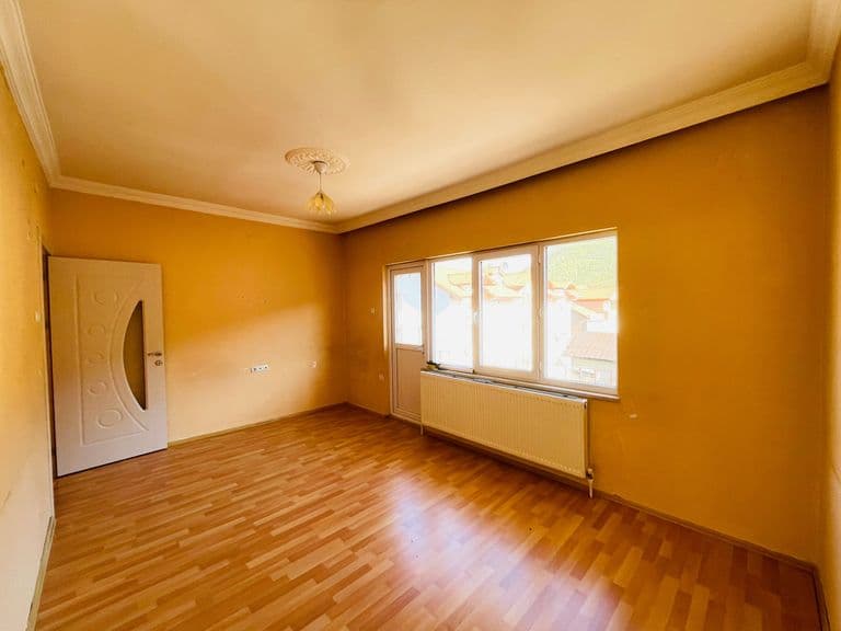 OKULLAR BÖLGESİNDE MERKEZİ KONUMDA KİRALIK 2+1 DAİRE