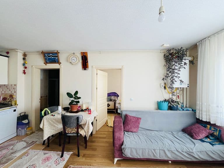 DORA-ŞEHİR MERKEZİNE YAKIN KONUMDA FIRSAT FİYATLI 2+1 SATILIK DAİRE