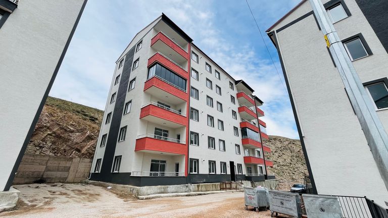 GÜNEY CEPHE, ARA KAT, ŞEHİR PARKI MANZARALI SATILIK DAİRE