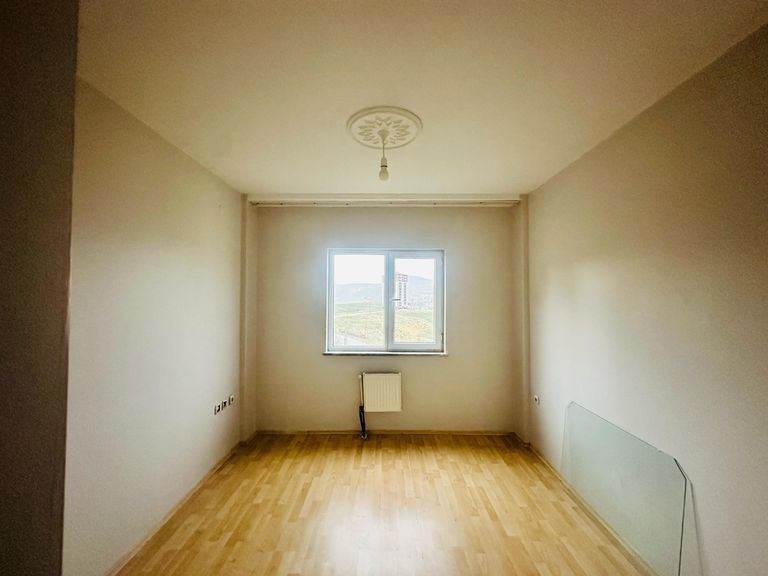 ÖĞRETMEN TOKİLER'DE KİRALIK 3+1 DAİRE