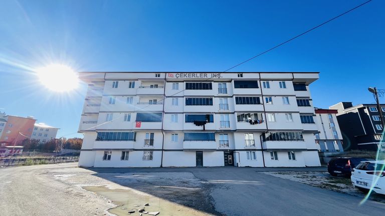 YENİ PARK VE BAHÇELERİN HEMEN YANI BAŞINDA FIRSAT FİYATLI DAİRE