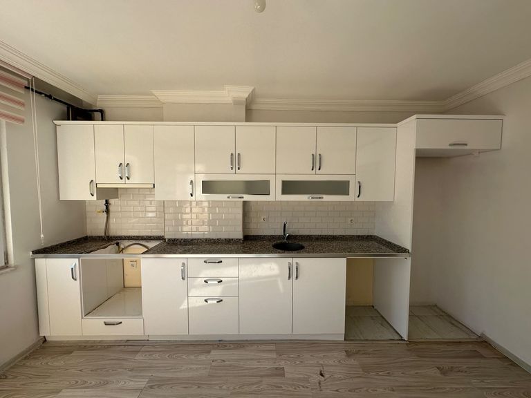 DORA'DAN SELVİ ER APARTMANI'NDA MUHTEŞEM ŞEHİR VE DOĞA MANZARALIK 3+1 KİRALIK DAİRE