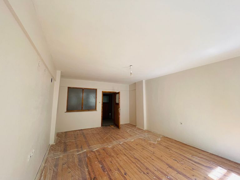 DORADAN MERKEZİ KONUMDA LİSELERE YAKIN 3+1 KİRALIK DAİRE