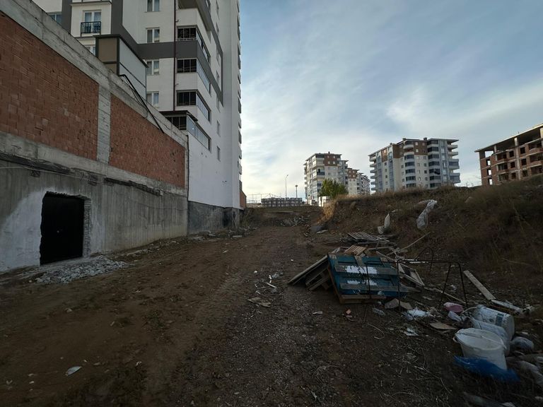 KİRALIK 270 m² DEPO – GENİŞ, KULLANIŞLI VE ERİŞİMİ KOLAY!