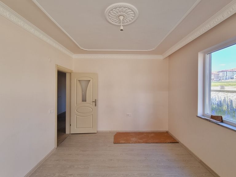 AİLEYE UYGUN, TEMİZ VE UYGUN FİYATLI 3+1 DAİRE