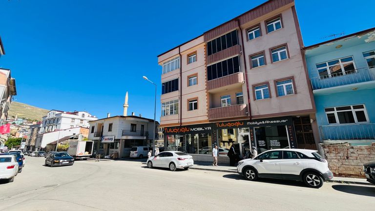 ŞEHRİN KALBİNDE EŞYALI 3+1 | DOĞU & BATI CEPHE | CUMHURİYET CADDESİ'NE 1 DAKİKA YÜRÜME MESAFESİNDE
