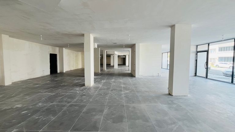 ESENTEPE MAHALLESİNDE KİRALIK 540 M² DÜKKAN