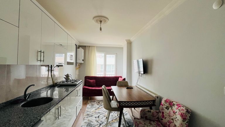 ÜNİVERSİTE YANI FUL EŞYALI 1+1 KİRALIK DAİRE