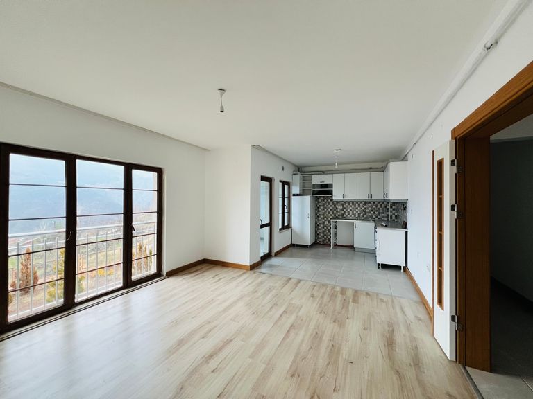 EŞSİZ ŞEHİR VE DOĞA MANZARASI ÖN SIRADA 1+1 SATILIK DAİRE