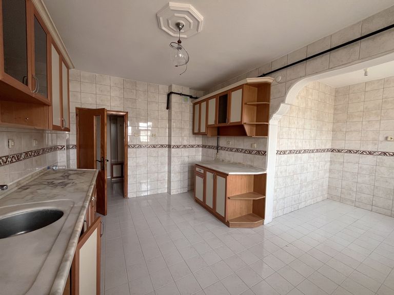 DORA'DAN HALFİKALE MAHALLESİNDE 3+1 GENİŞ FERAH KİRALIK DAİRE