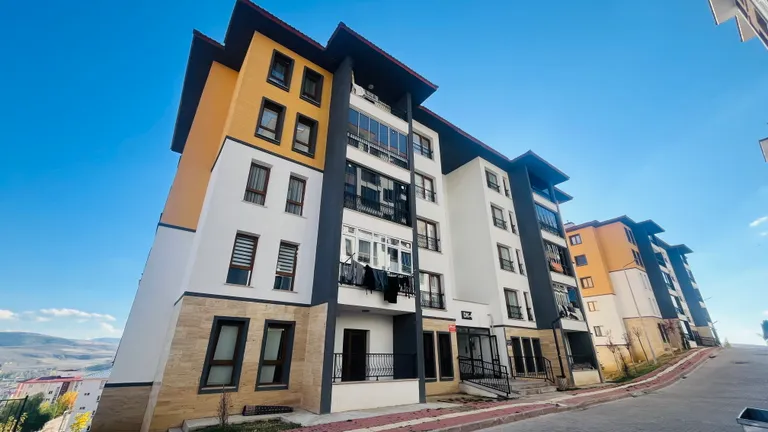 ÖĞRETMEN TOKİLERİNDE GÜNEY CEPHELİ 2+1 KİRALIK DAİRE