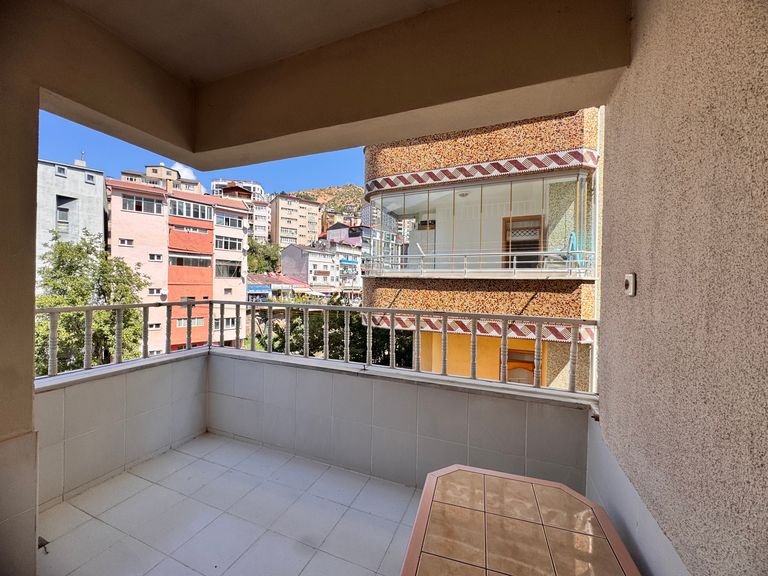 DİŞ HASTANESİ ARKASINDA 3+1 SATILIK DAİRE