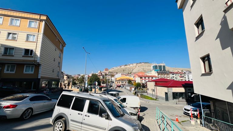 VELİŞABAN MAHALLESİ’NDE MERKEZİ KONUMDA 2+1 KİRALIK DAİRE
