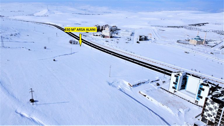 YENİKENT' TE ANA YOLA CEPHE, 630 M² SATILIK FIRSAT ARSA